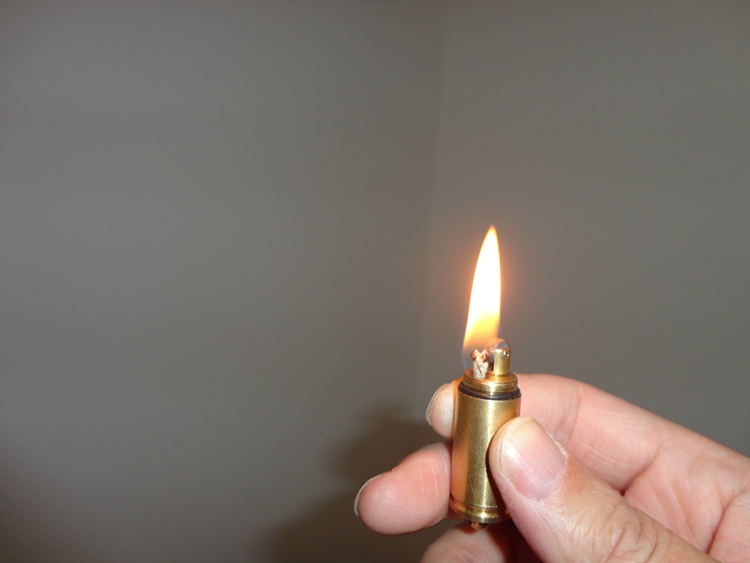 太阳成集团tyc7111cc|农民自制风电跑车照着飞机模型做跑车(图2) 太阳成集团tyc7111cc