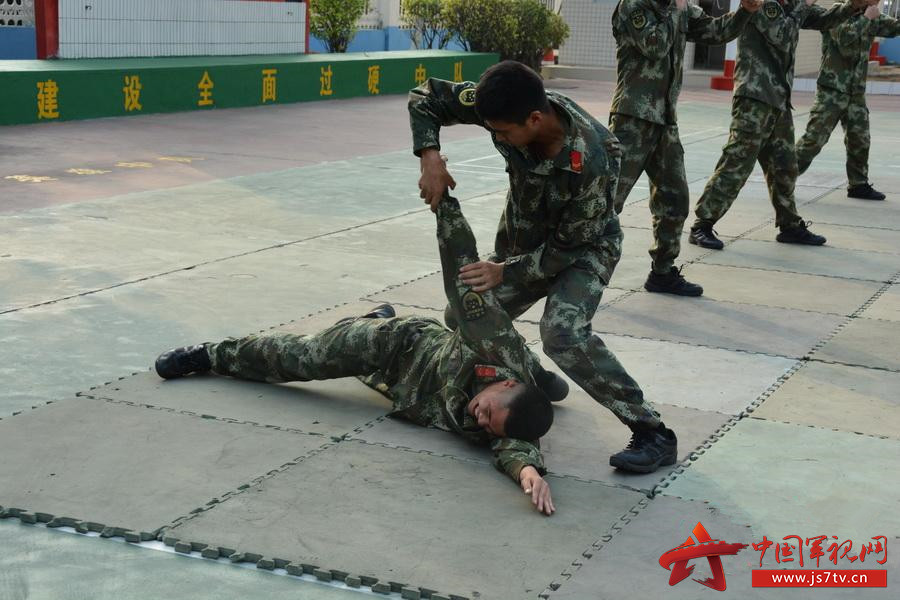 太阳成集团tyc7111cc|中国疑成功研制毫米波雷达空空导弹 可随时锁定F22(图2) 太阳成集团tyc7111cc